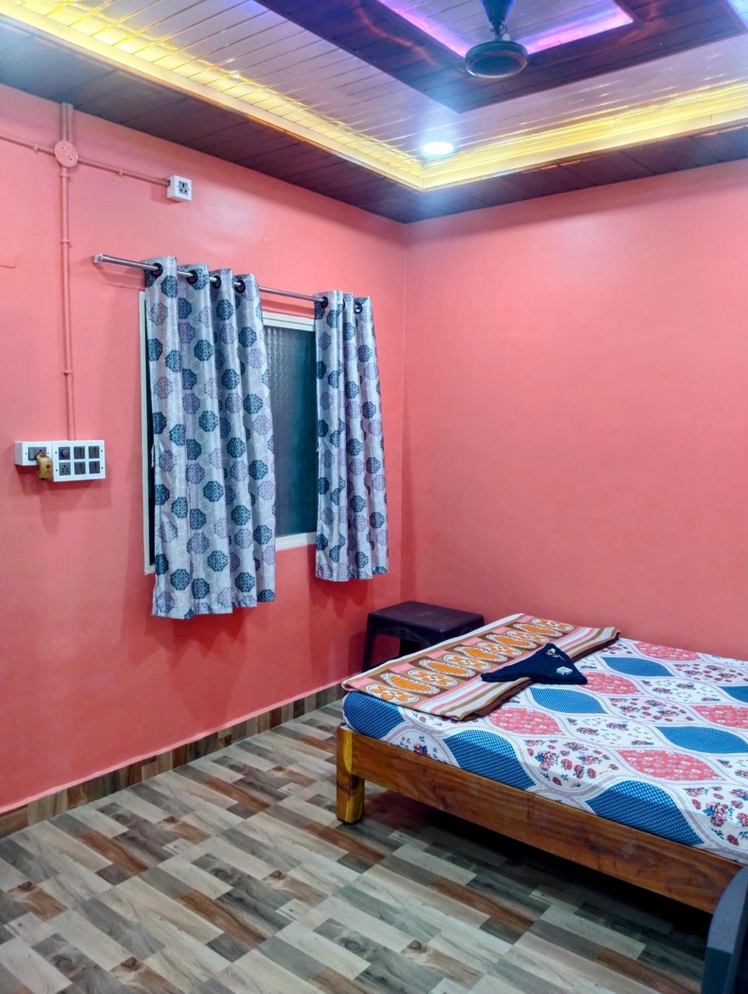 Funky Monkey Home Stay Hampi Exterior foto